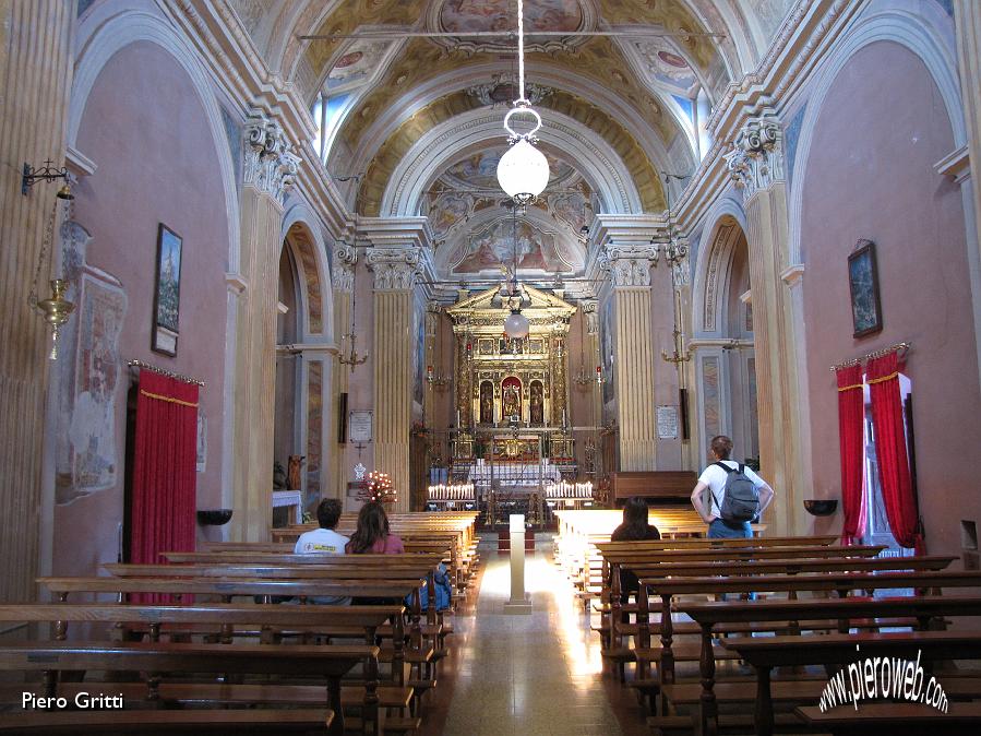 36 Interno del Santuario.jpg